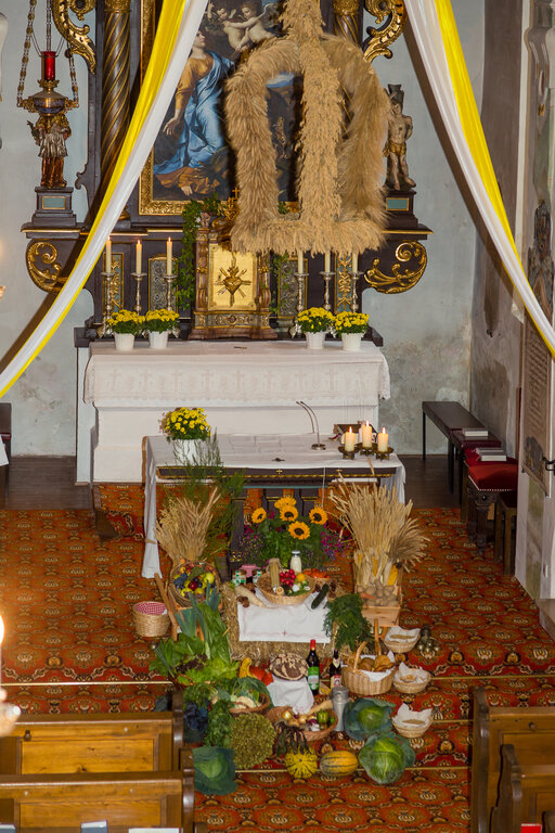 Image: _JA 24128 Erntedank in Hohenried, Kirche.jpg